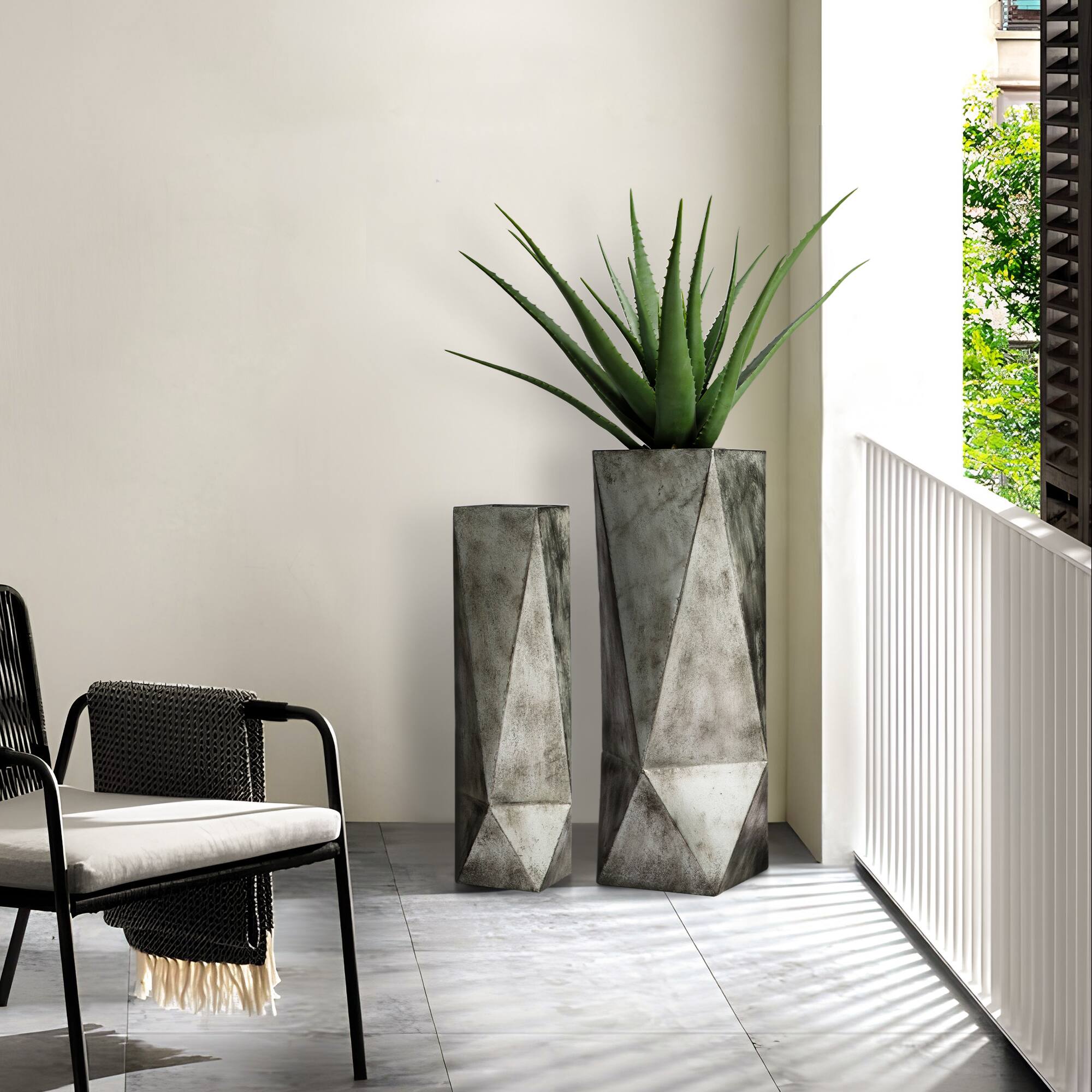 Glitzhome® Geometric Antique Silver Metal Floor Vases Set
